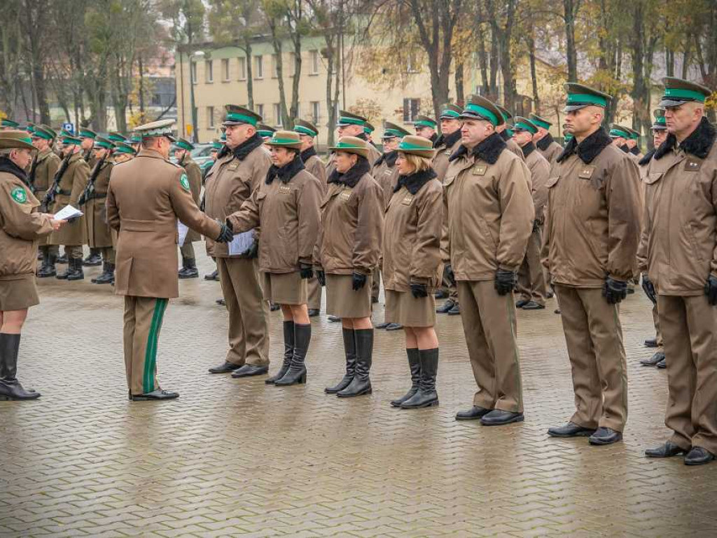 Awanse i odznaczenia w Nadbużańskim Oddziale SG. Zaśpiewał zespół 