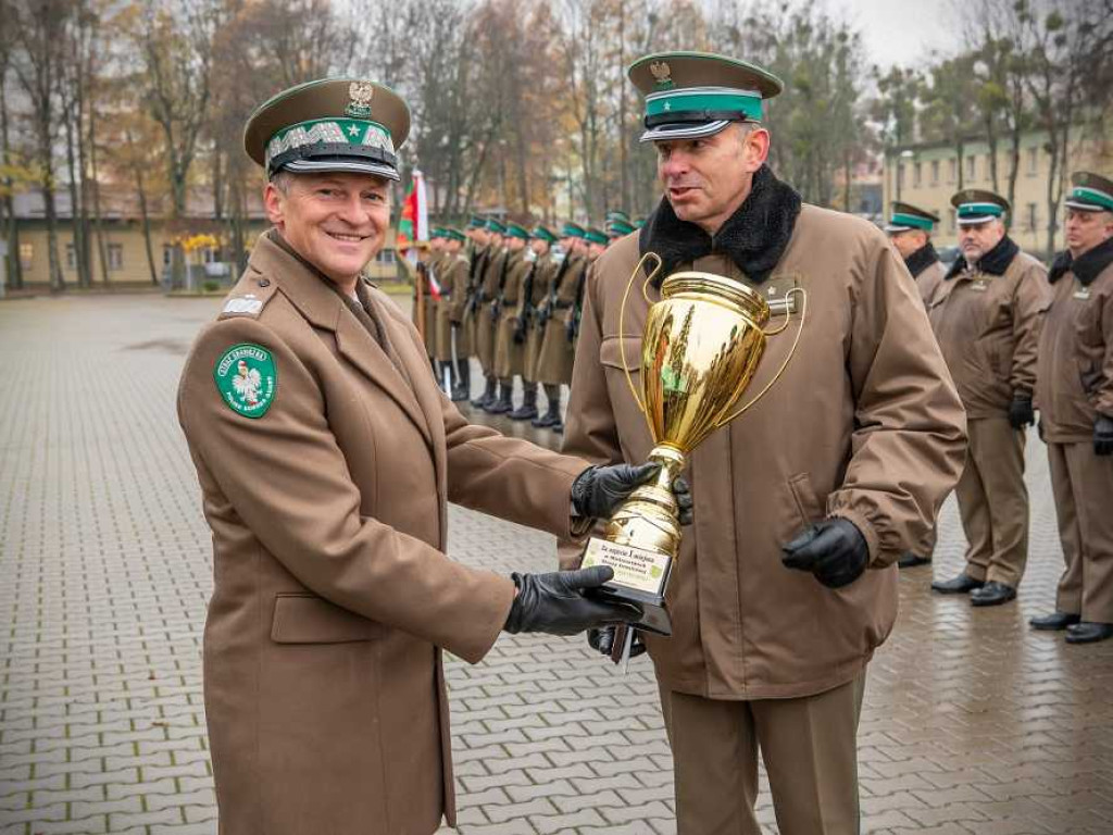 Awanse i odznaczenia w Nadbużańskim Oddziale SG. Zaśpiewał zespół 