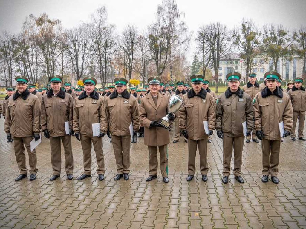 Awanse i odznaczenia w Nadbużańskim Oddziale SG. Zaśpiewał zespół 