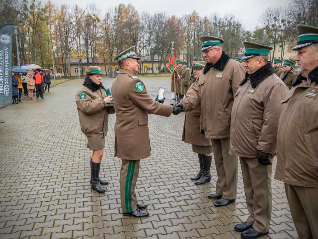 Awanse i odznaczenia w Nadbużańskim Oddziale SG. Zaśpiewał zespół 