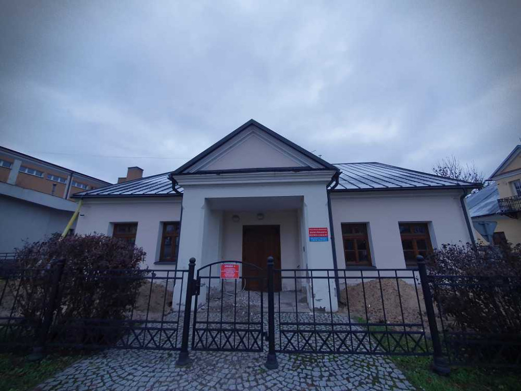 Hrubieszów: Przebudowa dworku przy ul. Staszica [ZDJĘCIA]