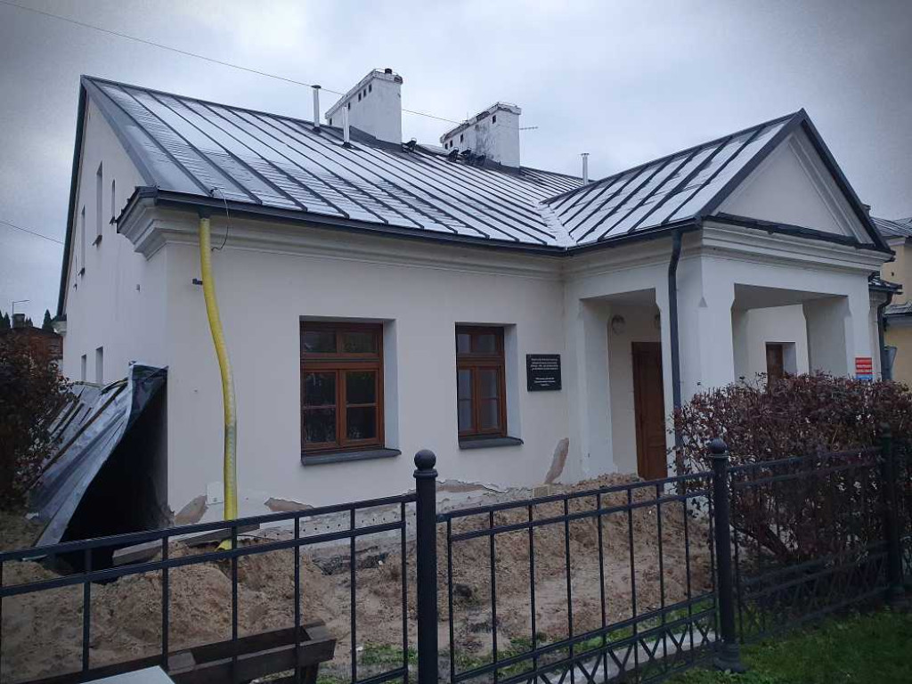 Hrubieszów: Przebudowa dworku przy ul. Staszica [ZDJĘCIA]