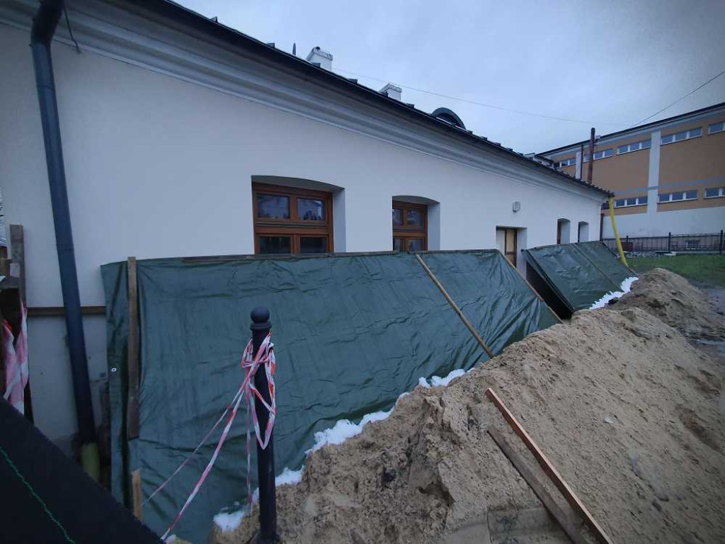 Hrubieszów: Przebudowa dworku przy ul. Staszica [ZDJĘCIA]