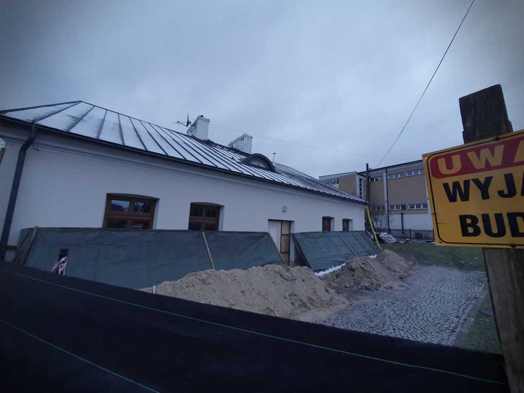 Hrubieszów: Przebudowa dworku przy ul. Staszica [ZDJĘCIA]
