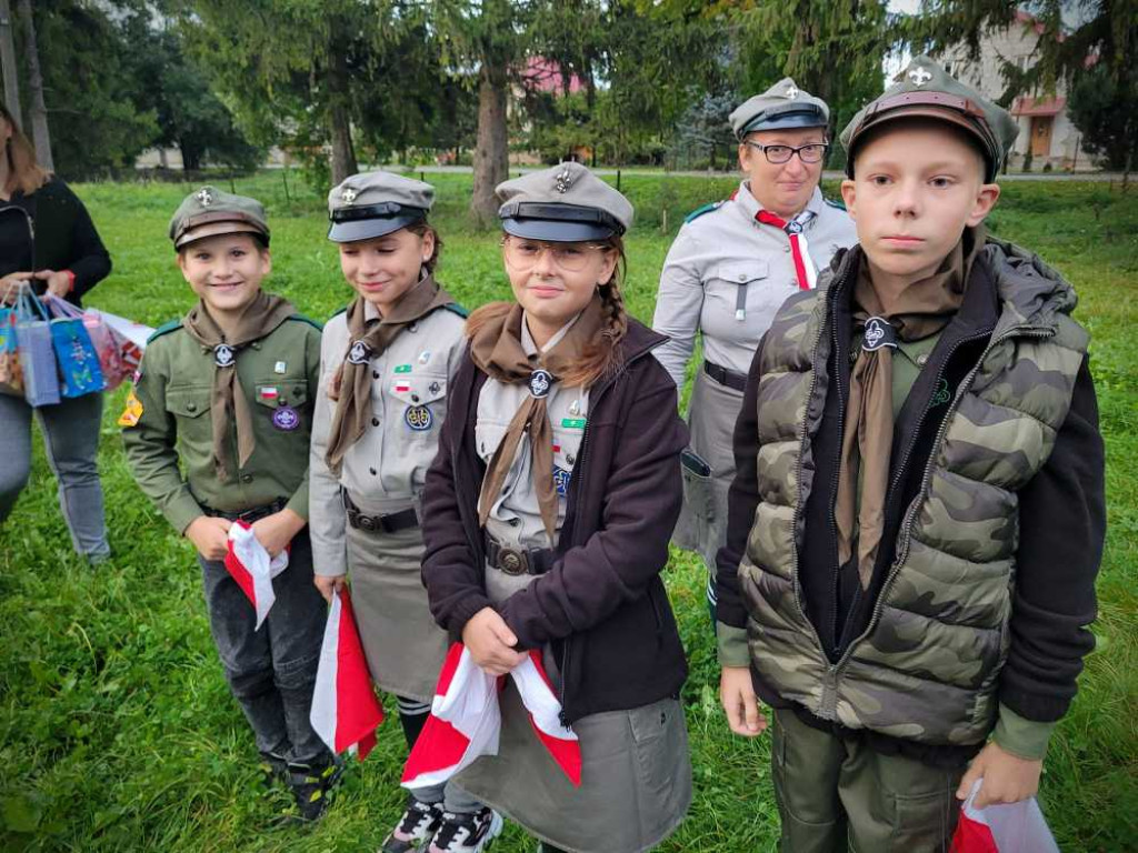 Zuchy zostały harcerzami, harcerze awansowali [ZDJĘCIA]