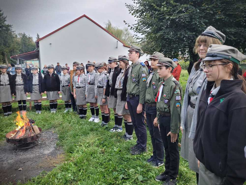 Zuchy zostały harcerzami, harcerze awansowali [ZDJĘCIA]