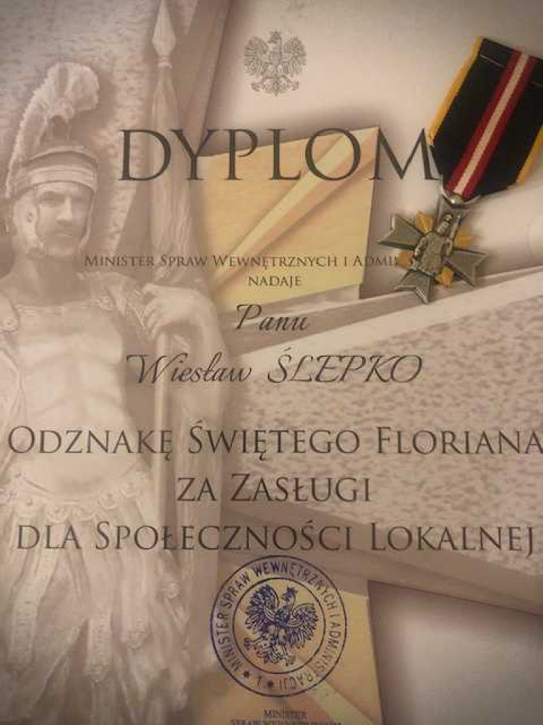Hrubieszowskie Zaduszki Strażackie. Odznaka Św. Floriana dla śp. dh. Wiesława Ślepko [ZDJĘCIA]