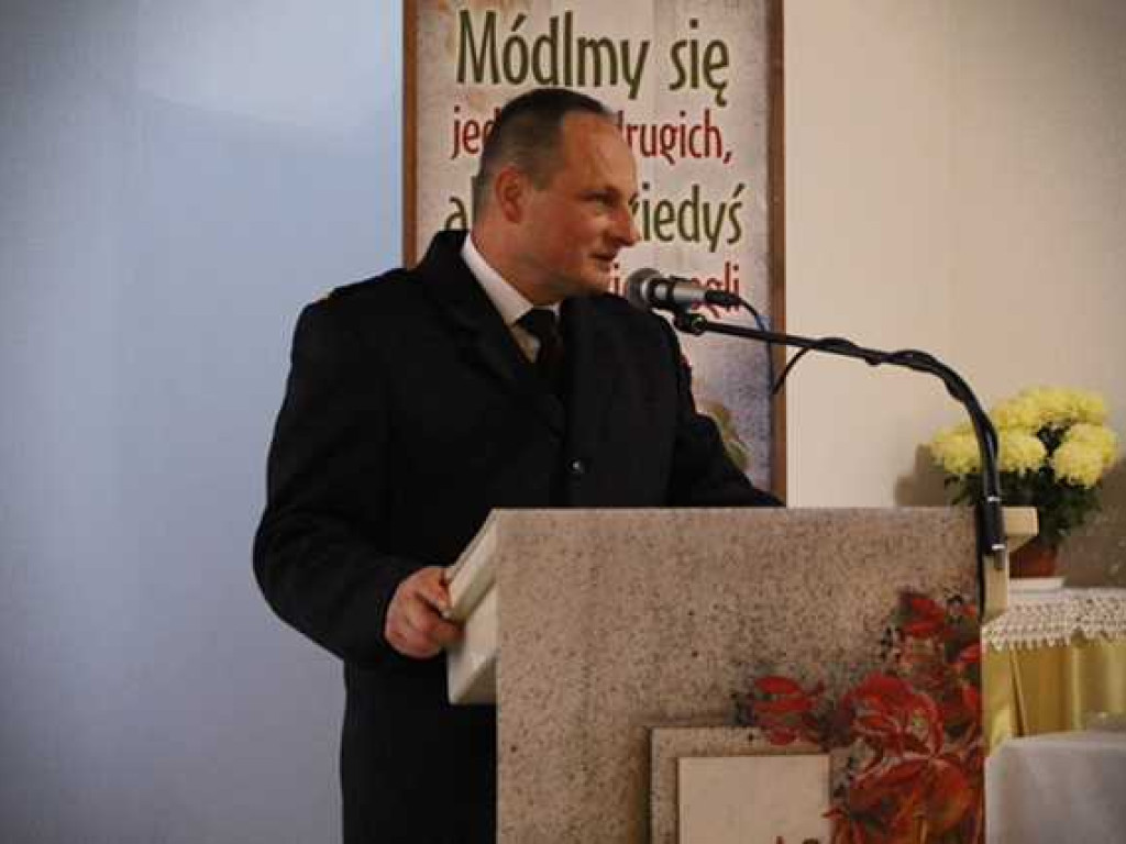 Hrubieszowskie Zaduszki Strażackie. Odznaka Św. Floriana dla śp. dh. Wiesława Ślepko [ZDJĘCIA]