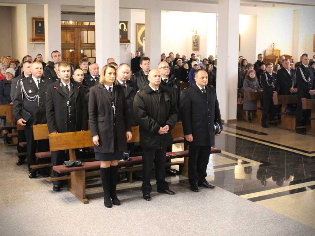 Hrubieszowskie Zaduszki Strażackie. Odznaka Św. Floriana dla śp. dh. Wiesława Ślepko [ZDJĘCIA]