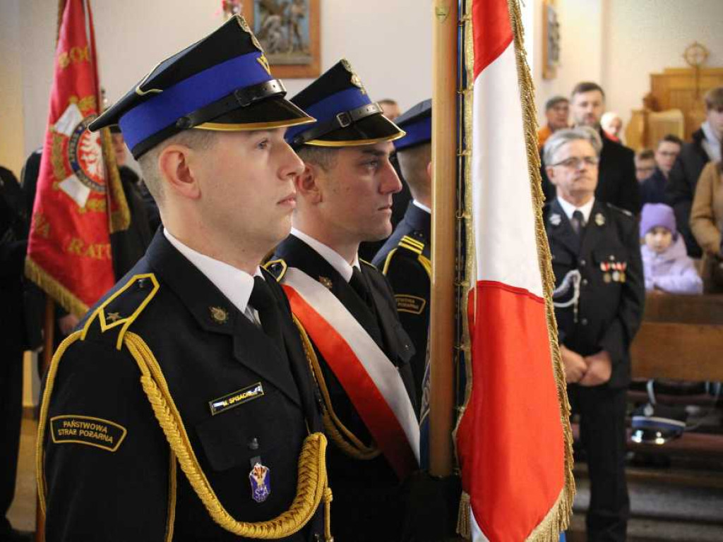 Hrubieszowskie Zaduszki Strażackie. Odznaka Św. Floriana dla śp. dh. Wiesława Ślepko [ZDJĘCIA]