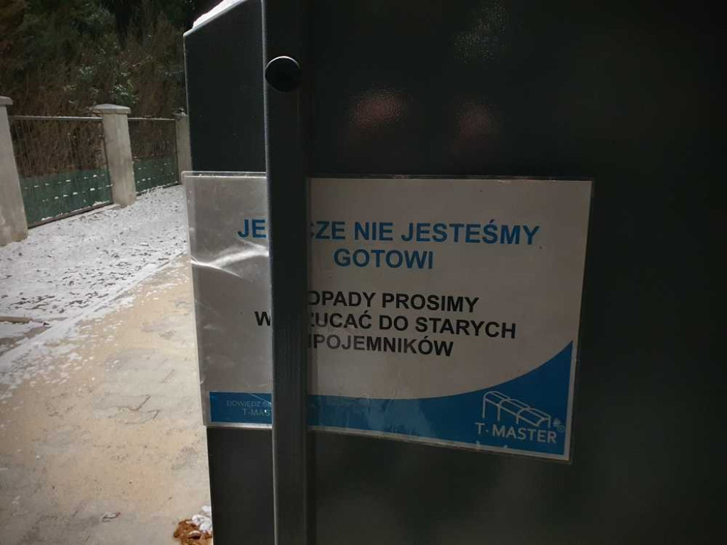Gdzieś w Hrubieszowie... Nowe śmietniki [ZDJĘCIA]