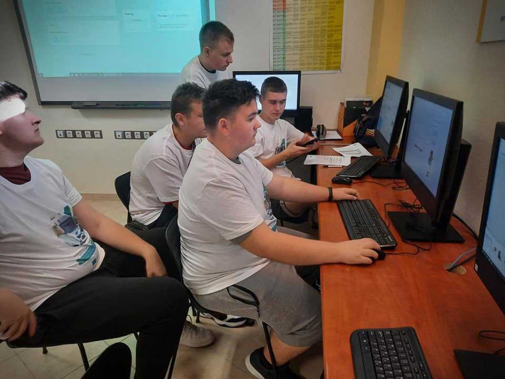 Młodzi informatycy i nauczyciele z hrubieszowskiego Zespołu Szkół Nr 1 realizowali staż zawodowy w Grecji! [ZDJĘCIA]