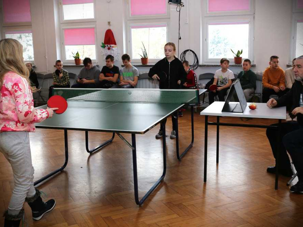 Mikołajkowy turniej tenisa stołowego [ZDJĘCIA]