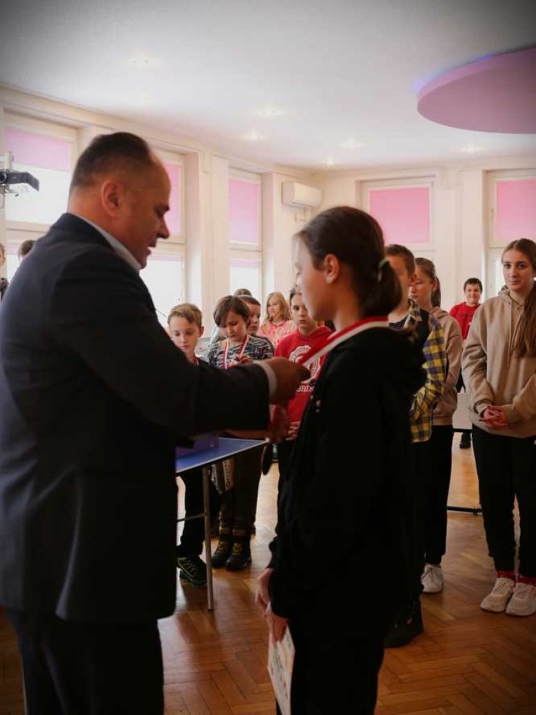Mikołajkowy turniej tenisa stołowego [ZDJĘCIA]