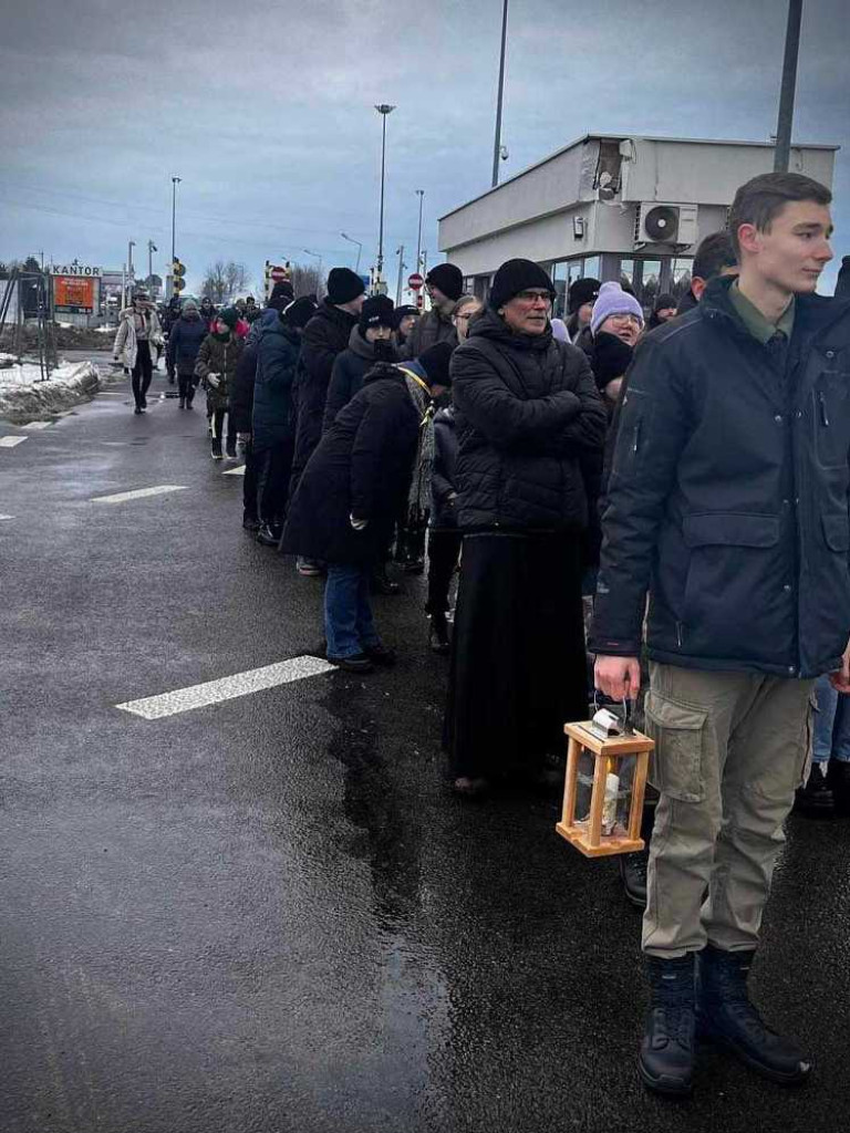 Hrubieszowscy harcerze przekazali Betlejemskiego Światła Pokoju [ZDJĘCIA, WIDEO]