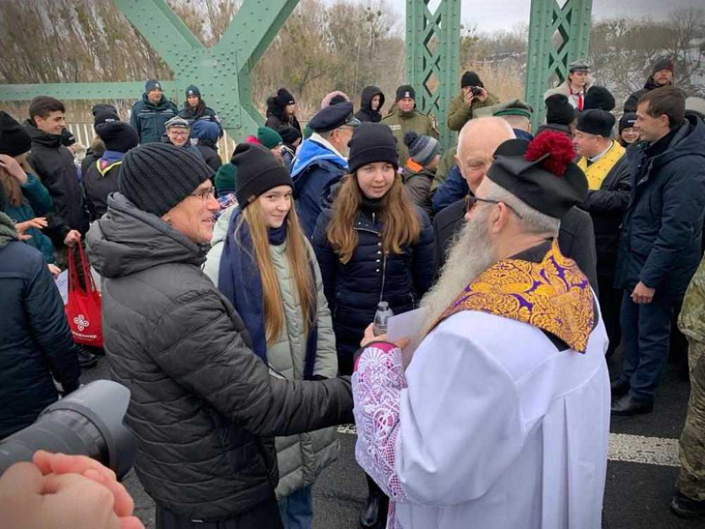 Hrubieszowscy harcerze przekazali Betlejemskiego Światła Pokoju [ZDJĘCIA, WIDEO]