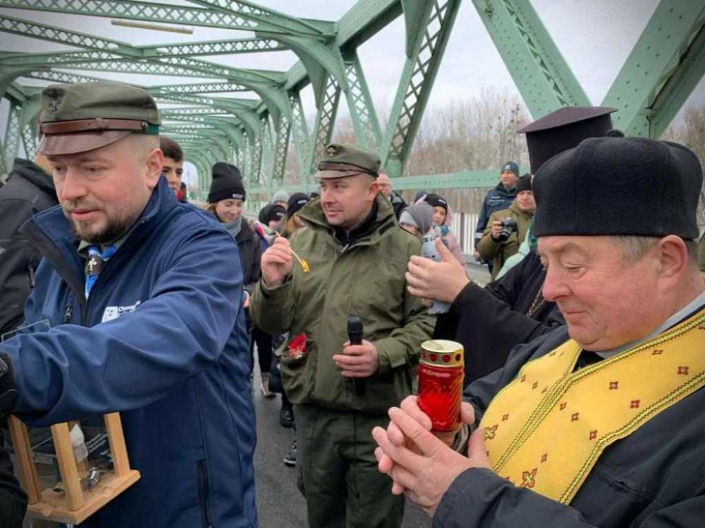 Hrubieszowscy harcerze przekazali Betlejemskiego Światła Pokoju [ZDJĘCIA, WIDEO]