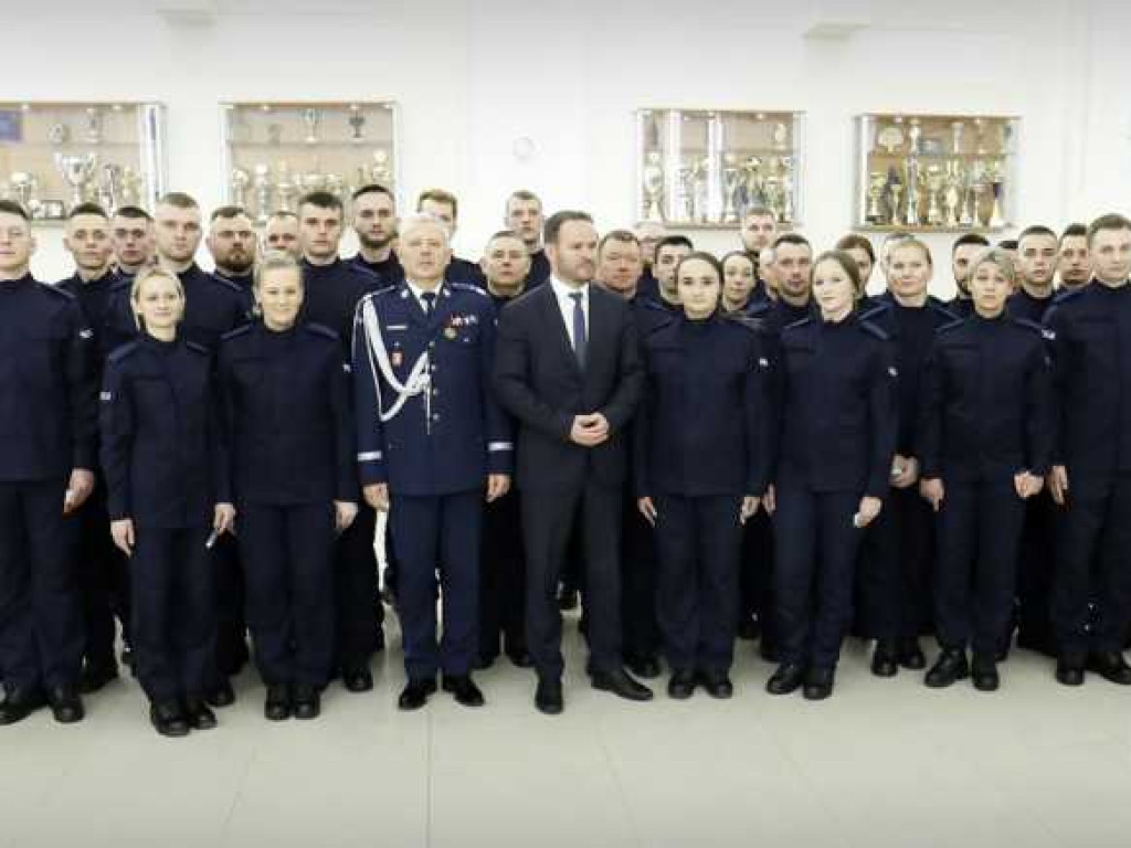 Nowi policjanci zasilą również hrubieszowską komendę [ZDJĘCIA]