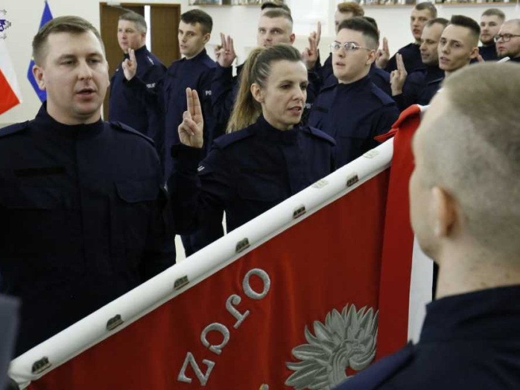 Nowi policjanci zasilą również hrubieszowską komendę [ZDJĘCIA]