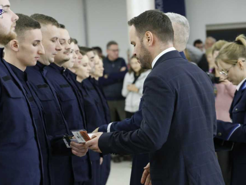 Nowi policjanci zasilą również hrubieszowską komendę [ZDJĘCIA]