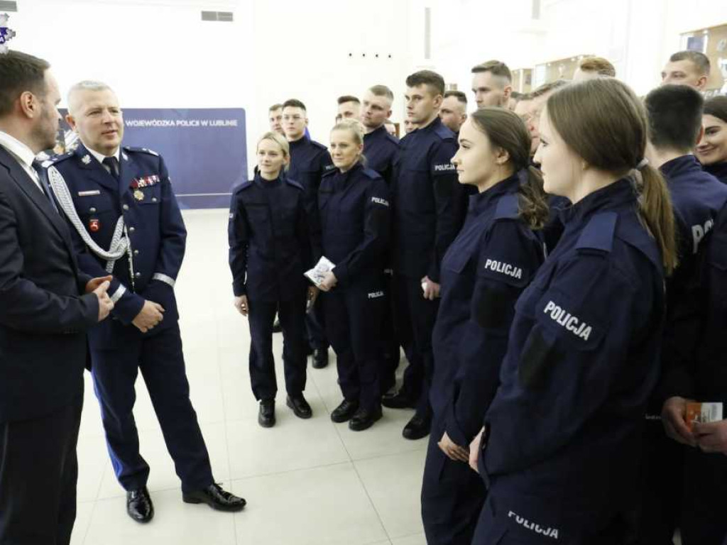Nowi policjanci zasilą również hrubieszowską komendę [ZDJĘCIA]