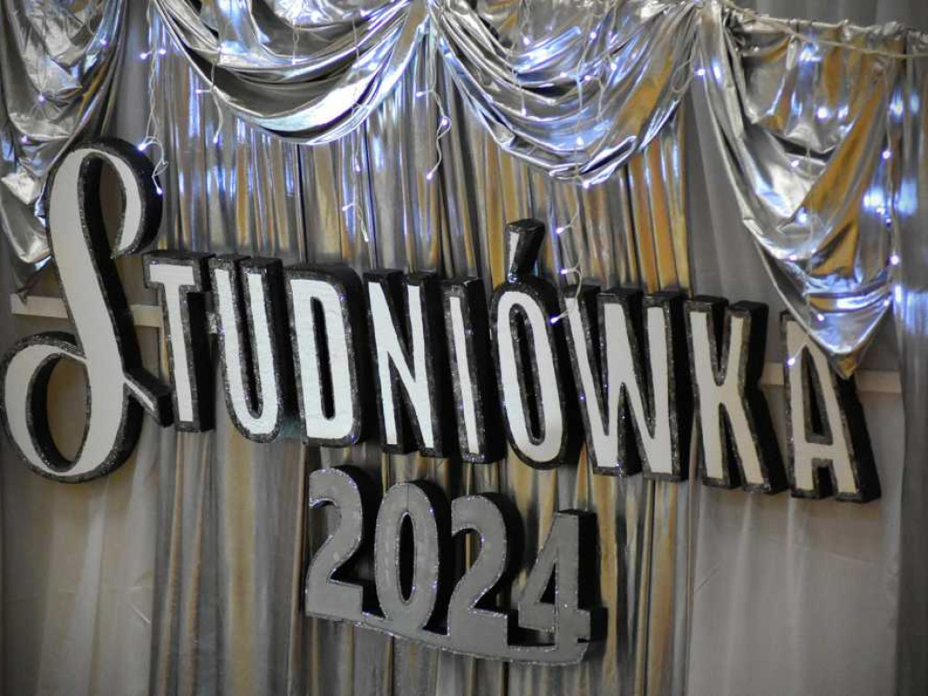 Hrubieszów: Studniówka w Staszicu [ZDJĘCIA]