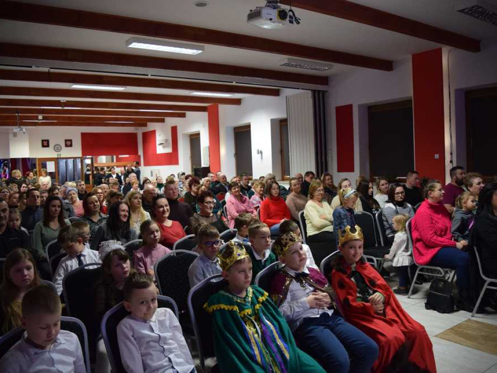 Jasełka i wspólne kolędowanie [ZDJĘCIA]