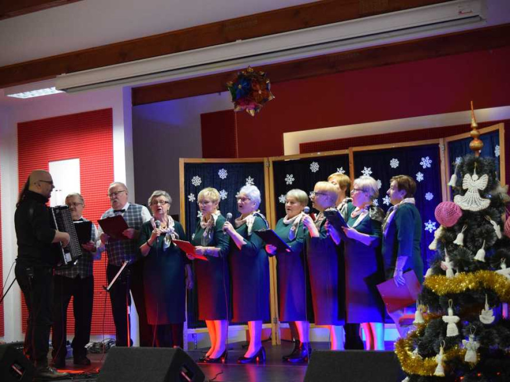 Jasełka i wspólne kolędowanie [ZDJĘCIA]