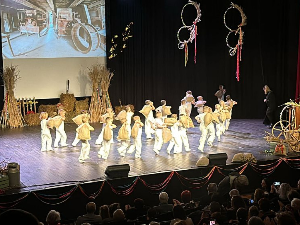 Hrubieszów: Dzieci dla babci i dziadków [ZDJĘCIA]