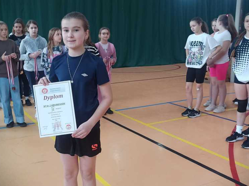 Dziewczęta z Dołhobyczowa mistrzyniami powiatu w mini siatkówce [ZDJĘCIA]