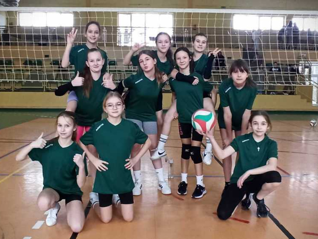 Dziewczęta z Dołhobyczowa mistrzyniami powiatu w mini siatkówce [ZDJĘCIA]