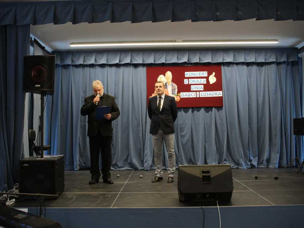 Koncert z okazji Dnia Babci i Dziadka [ZDJĘCIA]