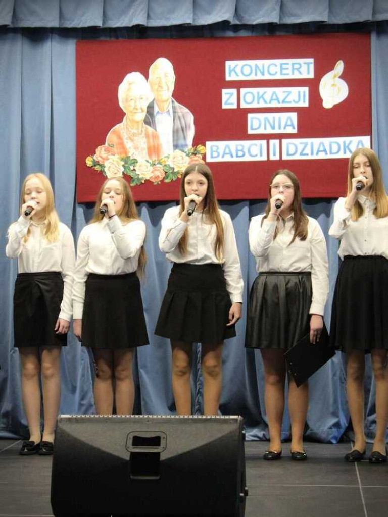 Koncert z okazji Dnia Babci i Dziadka [ZDJĘCIA]