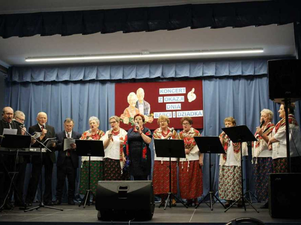 Koncert z okazji Dnia Babci i Dziadka [ZDJĘCIA]