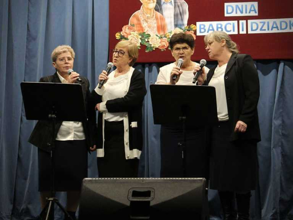 Koncert z okazji Dnia Babci i Dziadka [ZDJĘCIA]