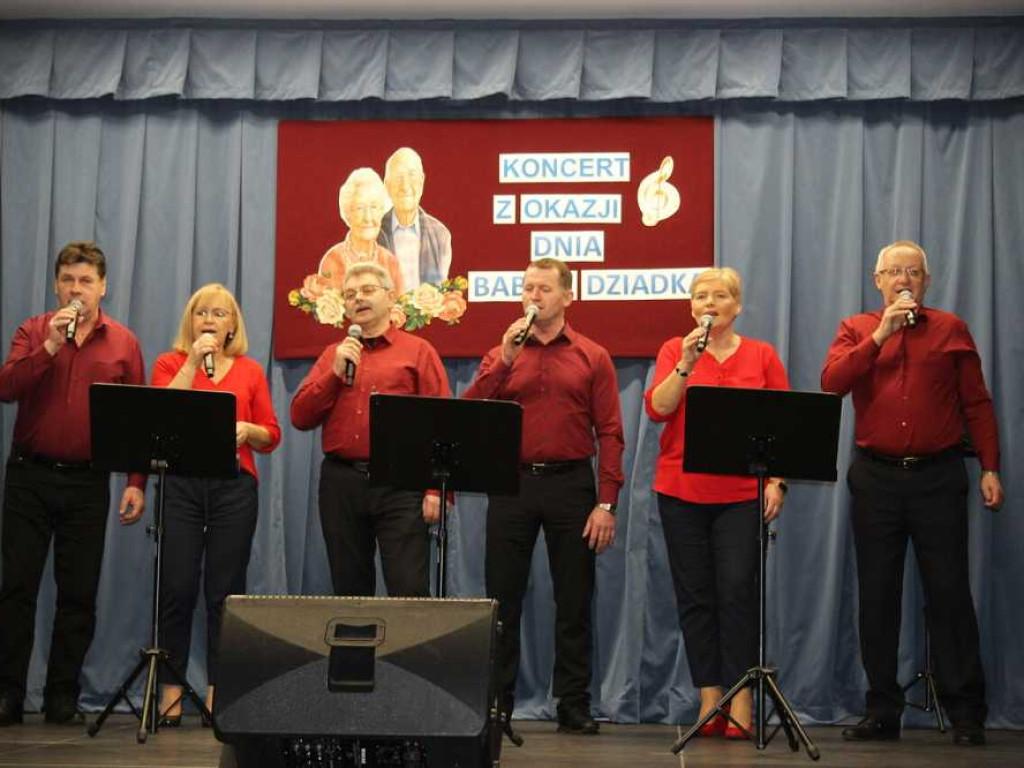 Koncert z okazji Dnia Babci i Dziadka [ZDJĘCIA]