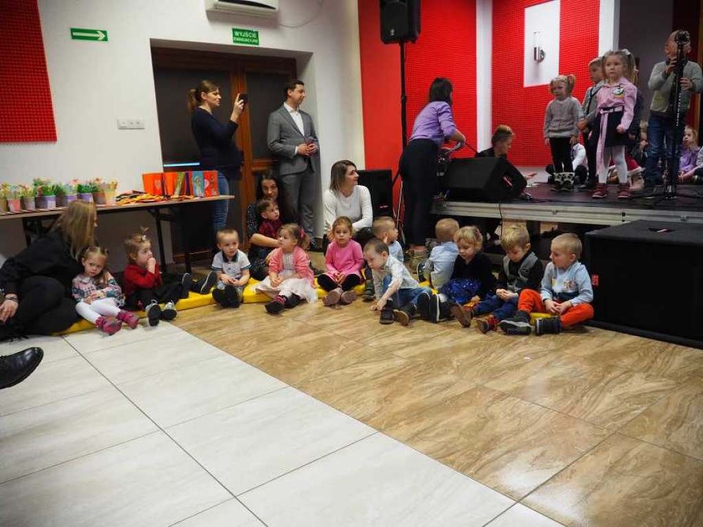 Dzieci dla babci i dziadków [ZDJĘCIA]