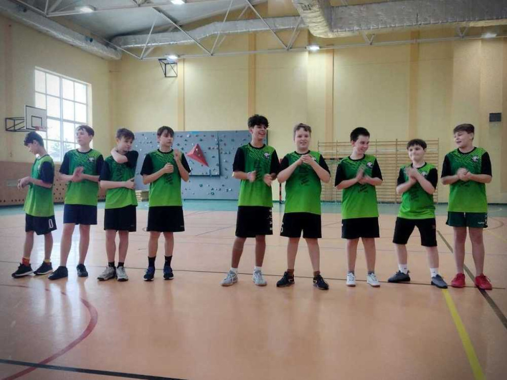 Chłopcy z Trójki mistrzami powiatu w piłce ręcznej [ZDJĘCIA]