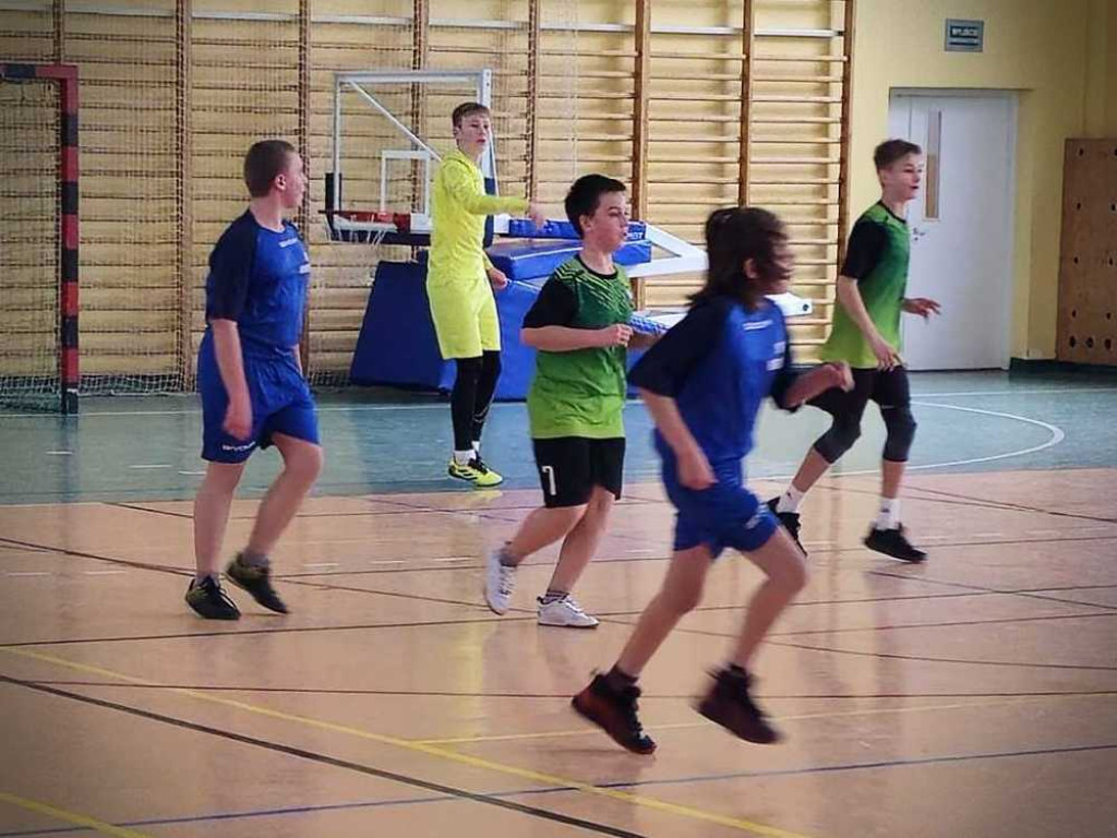 Chłopcy z Trójki mistrzami powiatu w piłce ręcznej [ZDJĘCIA]