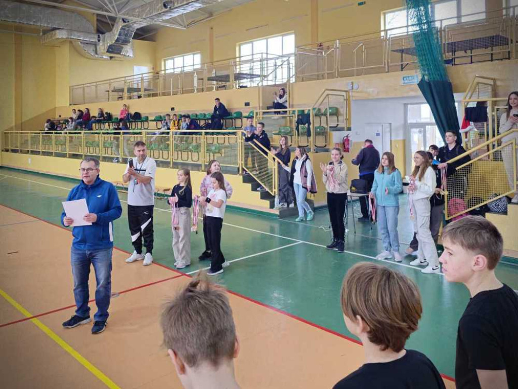 Chłopcy z Trójki mistrzami powiatu w piłce ręcznej [ZDJĘCIA]