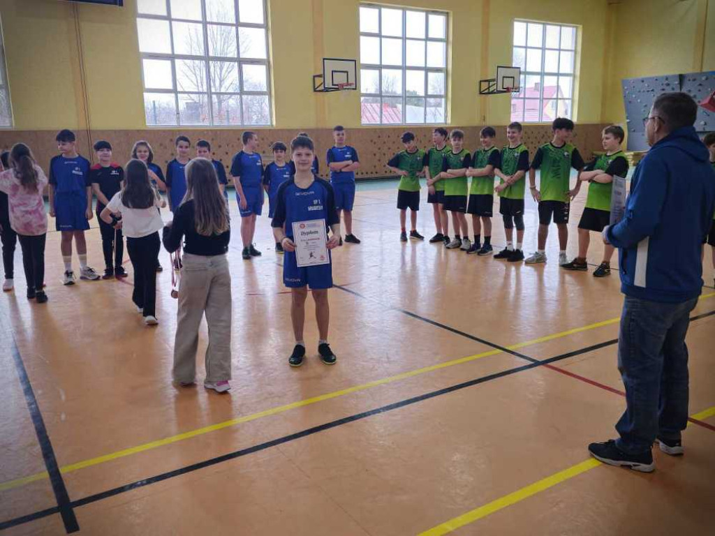 Chłopcy z Trójki mistrzami powiatu w piłce ręcznej [ZDJĘCIA]