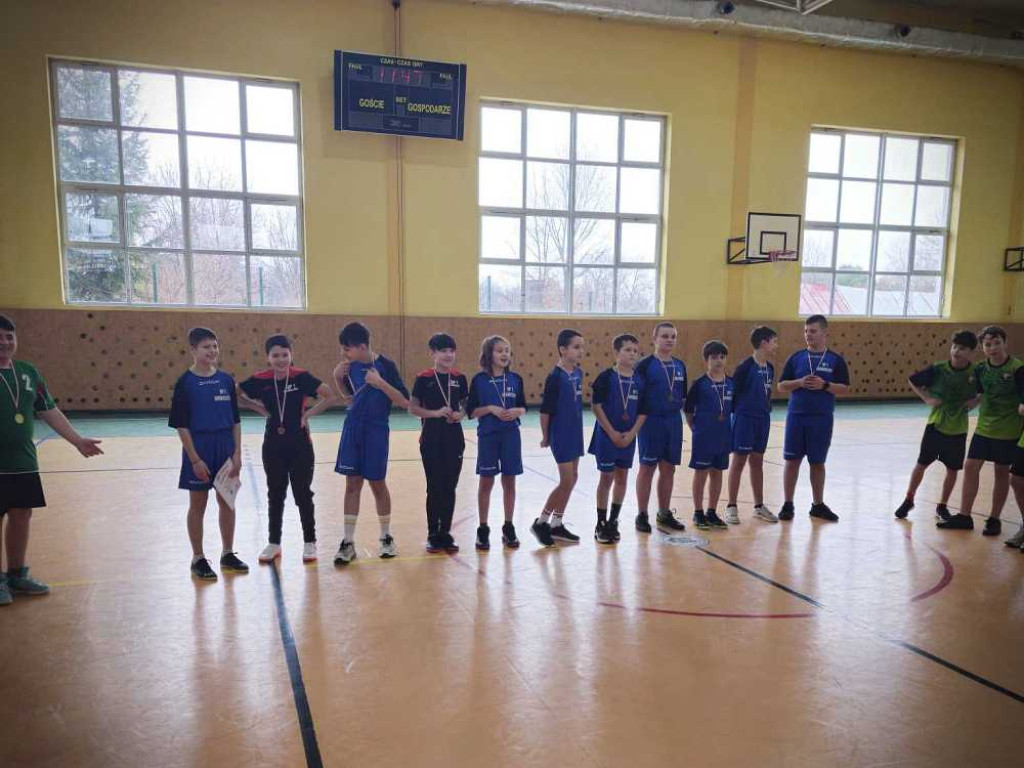Chłopcy z Trójki mistrzami powiatu w piłce ręcznej [ZDJĘCIA]