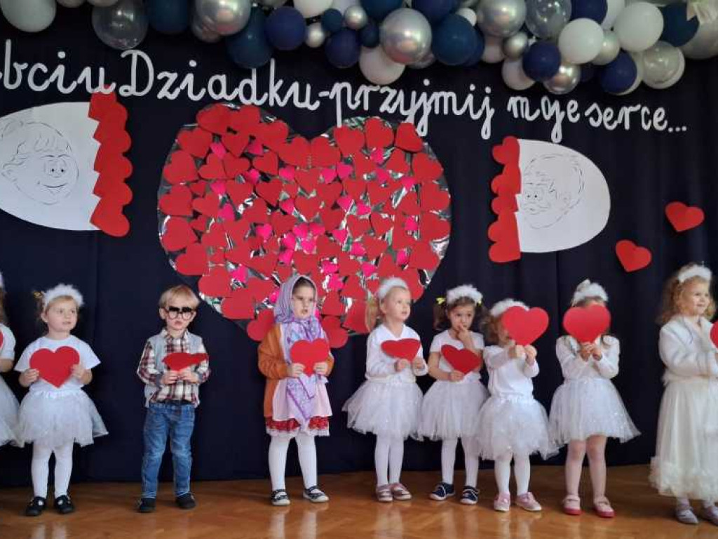 Hrubieszów: Dzień babci i dziadka w przedszkolu [ZDJĘCIA]