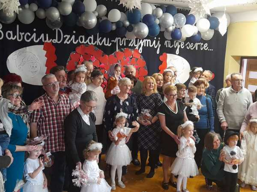 Hrubieszów: Dzień babci i dziadka w przedszkolu [ZDJĘCIA]