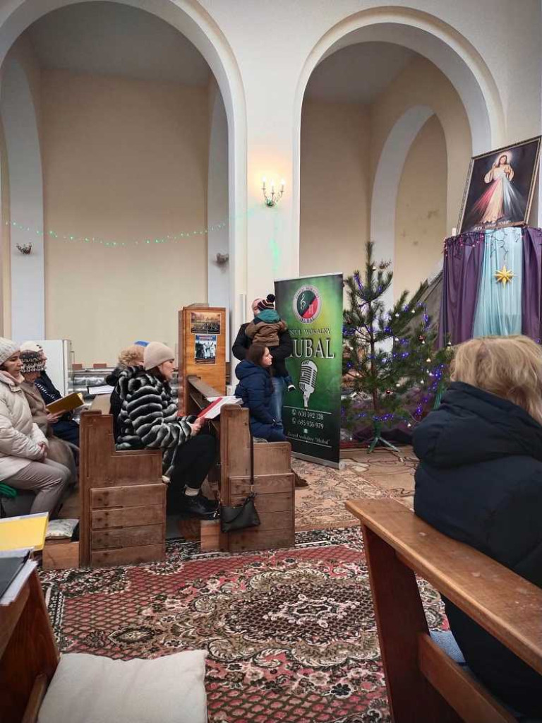 Hrubieszów: Zawieźli dary do Sokala. Zaśpiewał Hubal [ZDJĘCIA]