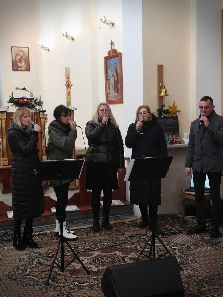 Hrubieszów: Zawieźli dary do Sokala. Zaśpiewał Hubal [ZDJĘCIA]