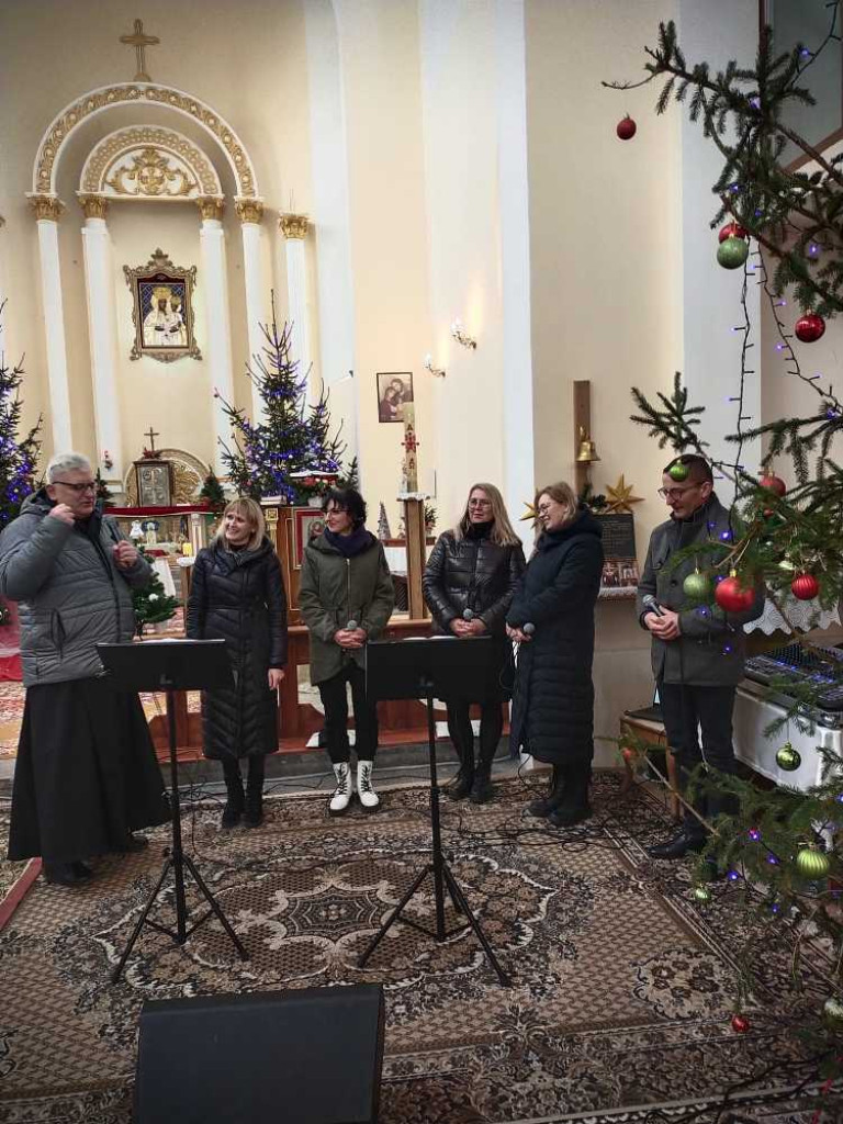 Hrubieszów: Zawieźli dary do Sokala. Zaśpiewał Hubal [ZDJĘCIA]