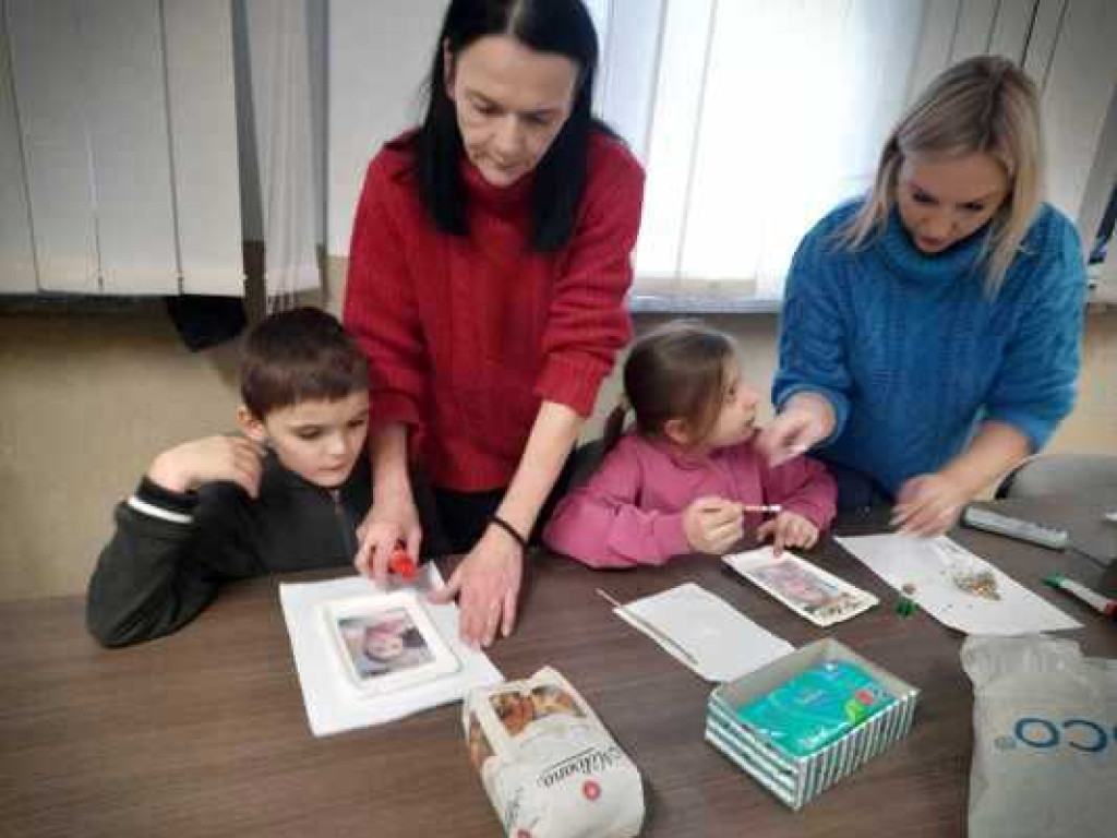 Hrubieszów: Kolorowe ramki dla babci i dziadka [ZDJĘCIA]