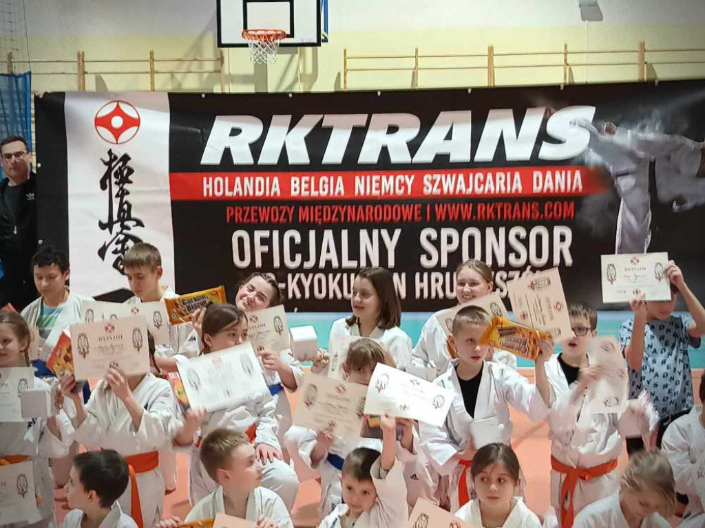 Niektórzy wystartowali po raz pierwszy w życiu! Hrubieszowski turniej karate [ZDJĘCIA]