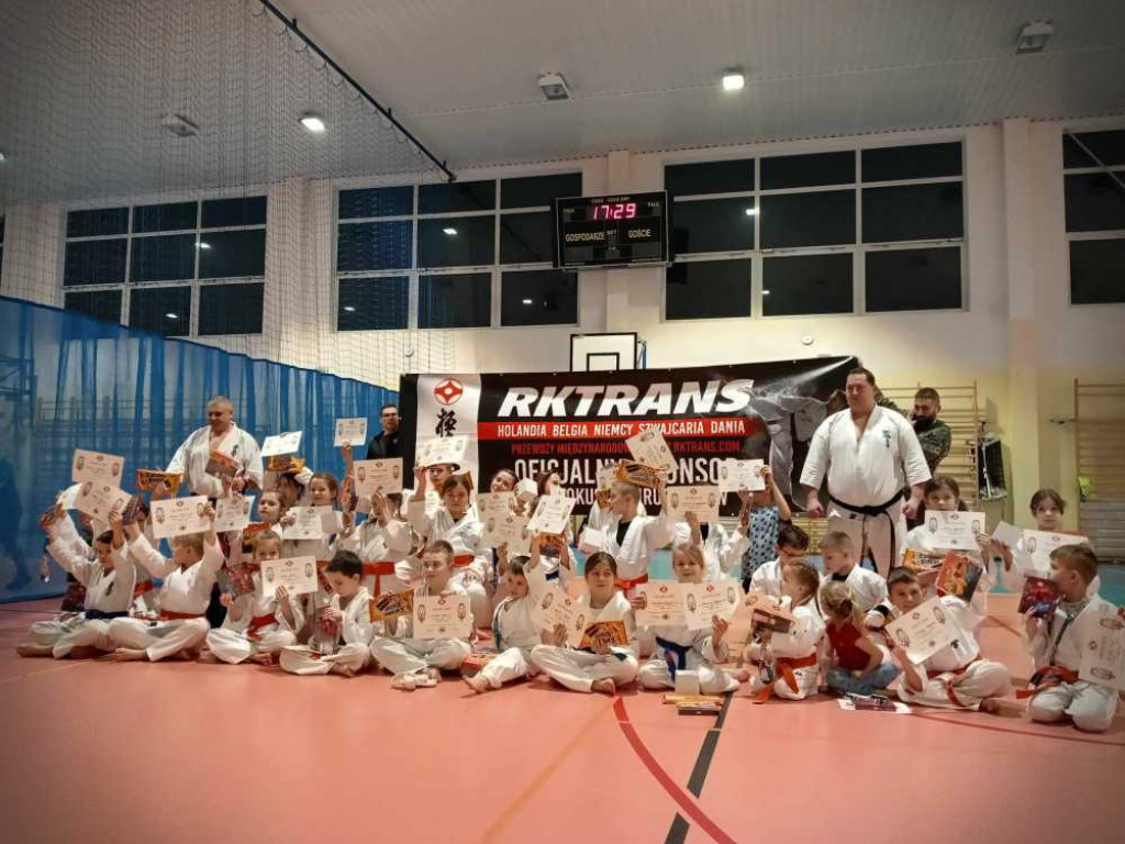 Niektórzy wystartowali po raz pierwszy w życiu! Hrubieszowski turniej karate [ZDJĘCIA]